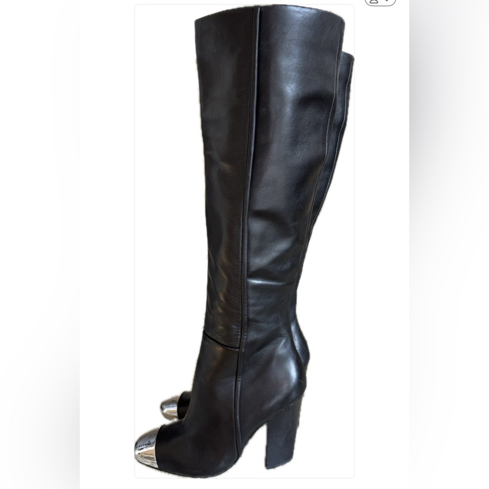 STUNNING SILVER CAP TOE BLACK LEATHER  ALDO TALL HEELED BOOTS 61/2